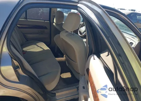 2004 Mercury Grand Marquis Gs z USA, uszkodzony, nr VIN 2MEFM74W04X689632